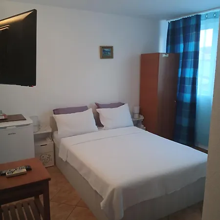Casa Andrei M Affittacamere *